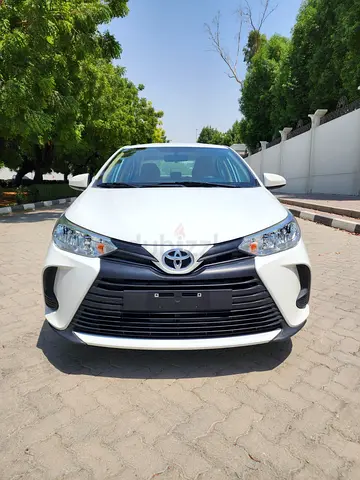 Toyota yaris 1.5 SE 2021  full service history accidents free GCC