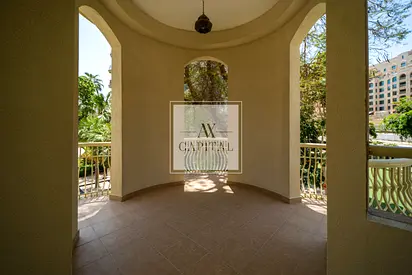 Spacious Layout | Vacant | Beach Access