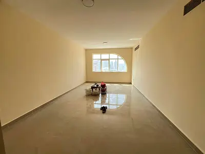 Brand new tower, first tenant, free parking, close to all services.