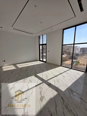 للبيع – فيلا جديدة في الحوشي، الشارقة