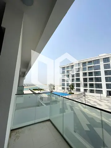 أجمل مكان | غرفة وصالة مؤجرة | حجم كبير | إطلالة بحر ومسبح | شرفة ضخمة