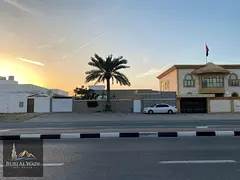Villa for RENT in Al-Sabkha area, opposite Al-Nakheelat, on the main street.