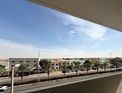 HOT DEAL VACANT ON 10TH MAY STREET VIEW BOOK NOW