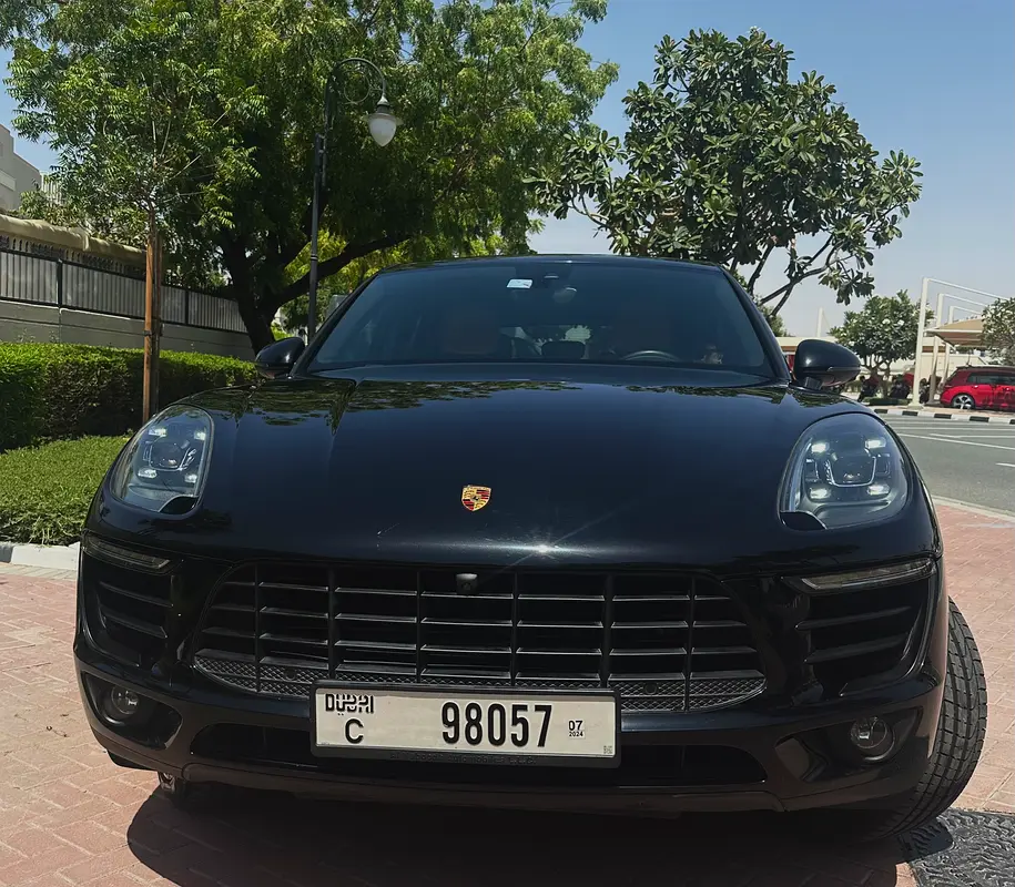 Porsche Macan 2018 — photo 1 of 13