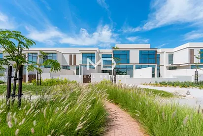 Vacant| Facing The Park| Type TH3 A| Upgraded 4BR