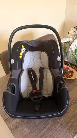 Infant car seat (rear-facing) with base - good condition