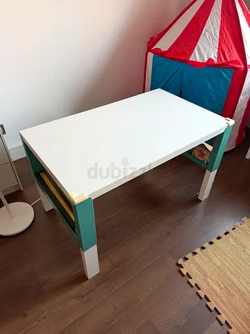 Kids table