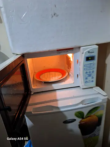 Whirlpool Microwave Oven - Working Condition