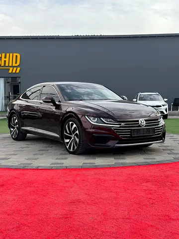 Volkswagen Arteon R-Line 2018 - GCC Specs - Excellent Condition