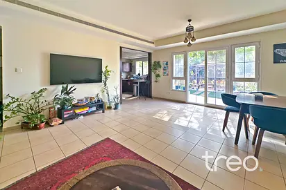 Reduced Price | Vacant Now | Private Garden