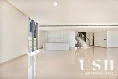 Exceptional 5BR | Lagoon View | Multiple Options