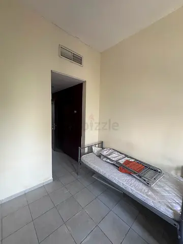 Bed space available near the gardens metro station for indains - male