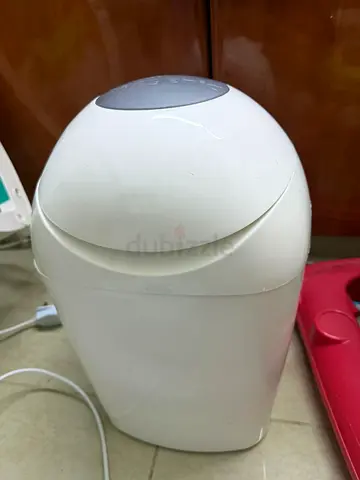 White Diaper Bin / Nappy Disposal Pail - Good Condition