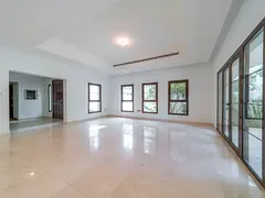 Lavish Living in Bloom Gardens! Prestigious Community l Direct from Owner