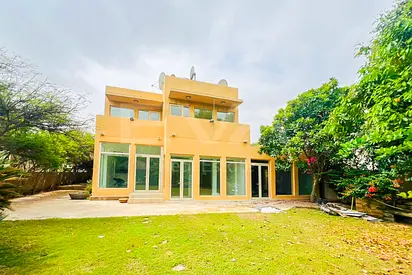 PARK VIEW | UNFURNISHED | VACANT AND READY