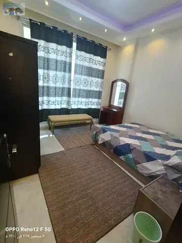 غرفه  وصاله  مفروشه  بالروضه  3 مع  بلكونه  باطلاله  مفتوحه  بسعر 3500 شامل كل الفواتير