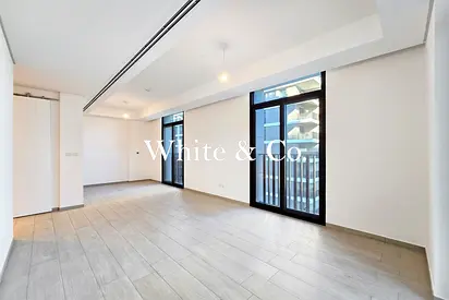 AVAILABLE NOW | HIGH FLOOR | GREAT VIEW