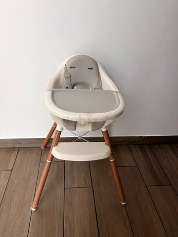 MamasPapas Wooden Leg Baby High Chair with Removable Tray - White