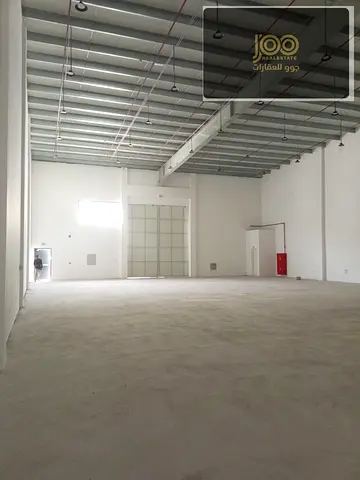 مستودع للإيجار في الجرف الصناعية 1 – عجمان | 5,500 قدم | موقع استراتيجي قوي | مساحة واسعة