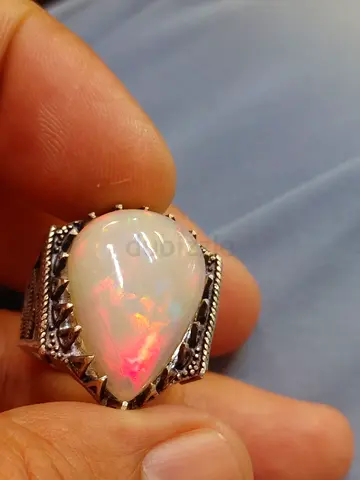 Neutral etopian opal
