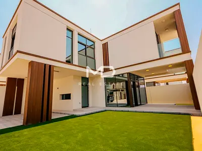 Vacant | Square Type Layout | Modern Finishings