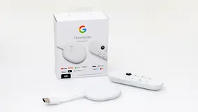 Google Chromecast with Google TV (4K) + Remote - White, Like New