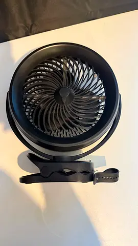 8 Inch Misting Desk Fan – 10.000mAh Battery, Clip + Stand, Like New
