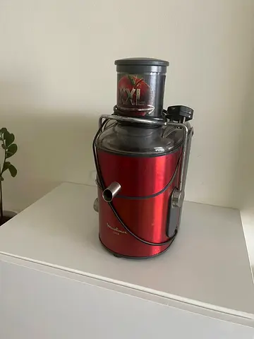 Red Moulinex XXL Cold Press/Centrifugal Juicer - Good Condition