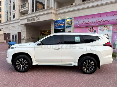 Mitsubishi Montero Sport GLS 4WD Premium 2022 - GCC Specs