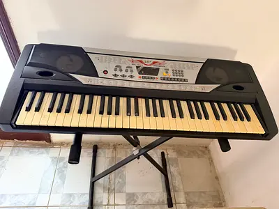 Keyboard with Stand for Sale near Qusais Dubai