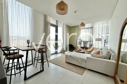Corner Unit | Furnished | 12 cheques
