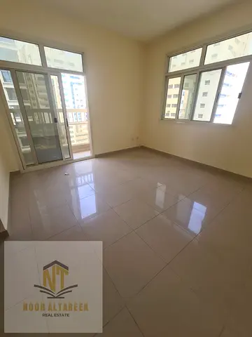 Apartment for Rent in Sharjah – Al Khan A well-maintained apartment with an open view, ideal for family living in a lively and convenient location.