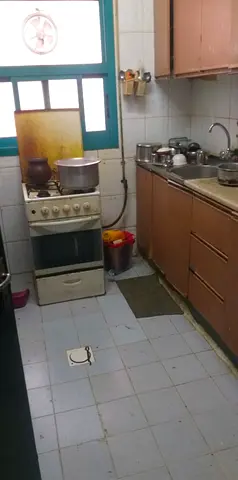 Bed space available for Kerala executive bachelors near Nesto hyper market Bu Tina