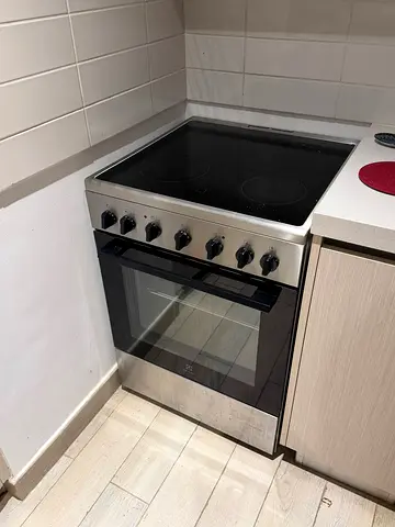 Stainless Steel Electric Cooker with Ceramic Hob and Oven - Good Condition