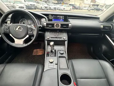 2016 Lexus IS-SERIES — фото 10
