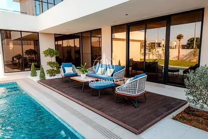 Experience privacy and luxury | 3 master BR standalone villa with private majlis and only 10% down