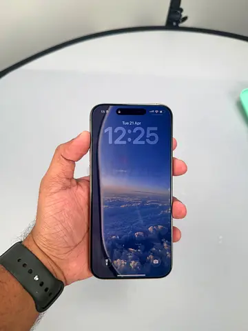 iPhone 16 Pro Max 256GB – Excellent Condition (Like New)