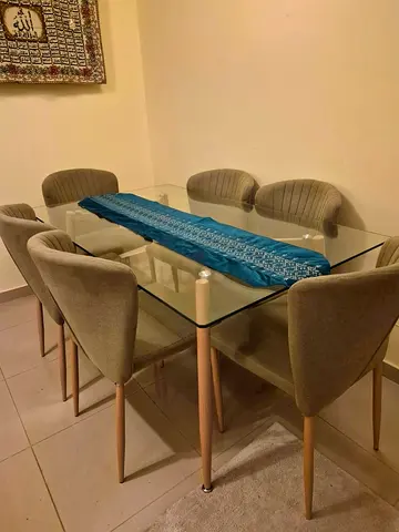 Dinning Table with 6 Chairs