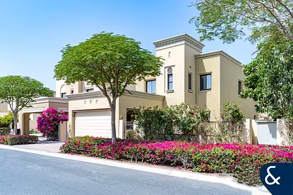 Single Row | Private | Quiet Location | 4 Bed