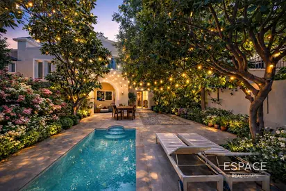 Renovated | Park Backing | Extended