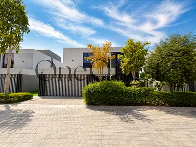 Super Distress 4BR Pool Villa | 6500 Sq. Ft. Plot | Excellent location