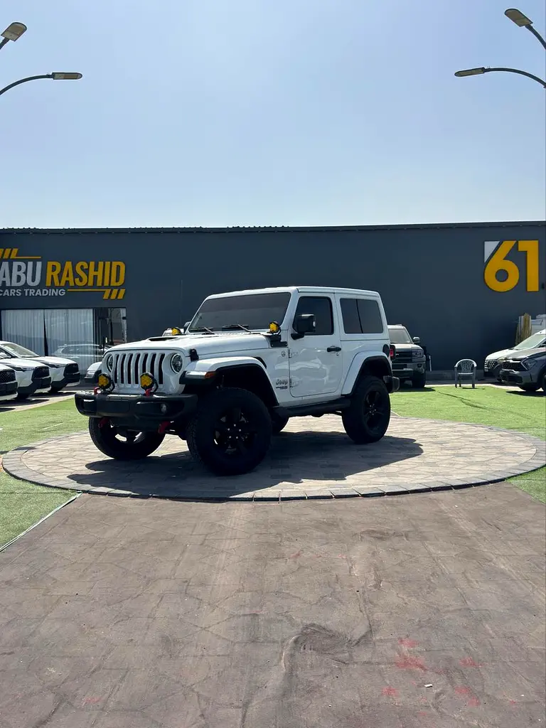 Jeep Wrangler 2018 — photo 1 of 17