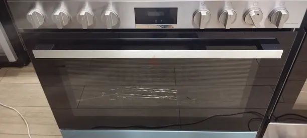 Bosch Cooker with Oven (Good Condition)