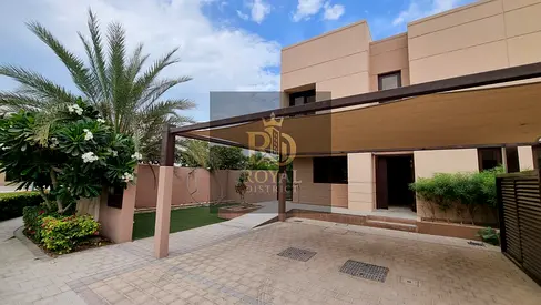 للتميز عنوان | فيلا 5 غرف + غرفة خادمة + مسبح خاص وحديقة خلابة | تشطيبات فخمة | تصميم عصري | بأرقى مناطق بالشارقة | موقع متميز