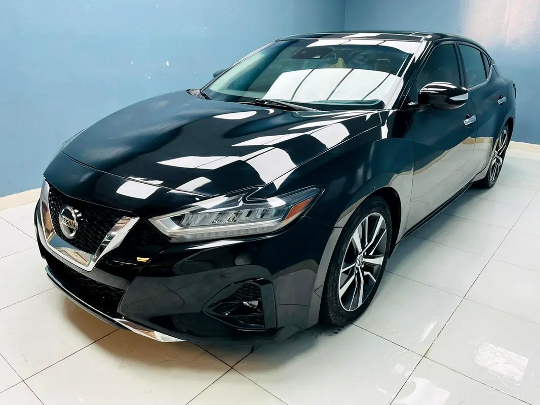 Nissan Maxima 2020 — photo 1 of 20