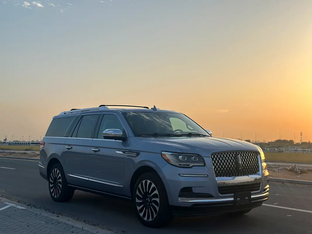 Lincoln Navigator 2023 — photo 1 of 14