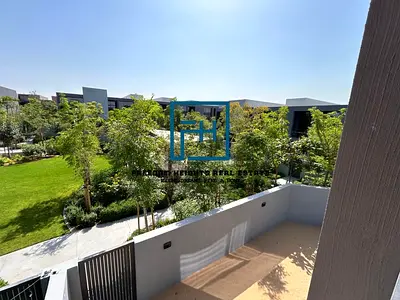 DISTRESS DEAL – HOT OFFER - 4BED CORNER TOWNHOUSE