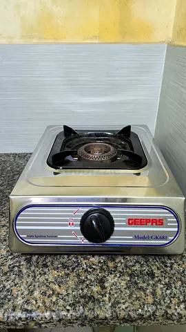 Single-burner Geepas Stainless Steel Gas Stove - Compact Cooker