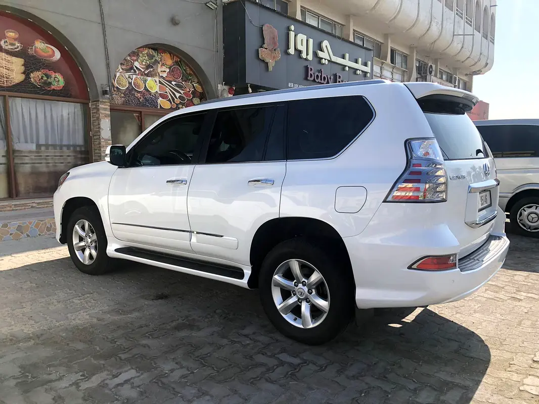Lexus GX-Series 2016 — photo 1 of 3