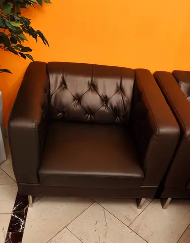 Sofas leather 2 +1 seaters very good quality for selling at lower price